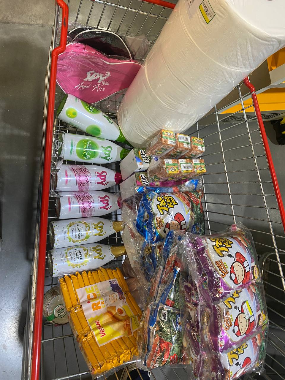 SPY Sparkle Fruit Revolutionizing FMCG Distribution with Da Houg Heng at Makro Cambodia - Image 55
